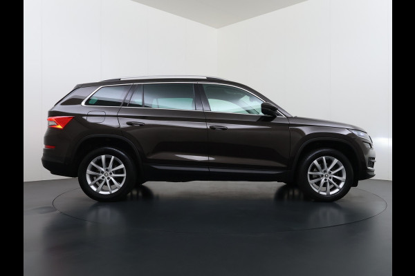 Škoda Kodiaq 1.5 TSI Automaat Style Business Navi 3-Zone Ecc Adap.Cruise 360°Camera Elek.Stoel+Memory Apple Carplay Android Auto Pdc Stoelverwarming Elek.Achterklep Led Lmv Isofix P-Assist Regen-Lichtsensor Dealeronderhouden 1e Eigenaar Origineel Nederlandse Auto