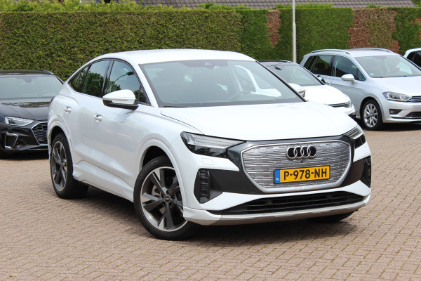 Audi Q4 Sportback e-tron 40 Launch edition Advanced 77 kWh / SoH 93,8% / CarPlay / Matrix LED / Sportstoelen / Sonos Audio / Virtual Cockpit / Parkeerhulp V+A / Intr.voorverwarming / Stoelverwarming / DAB / Cruise Control