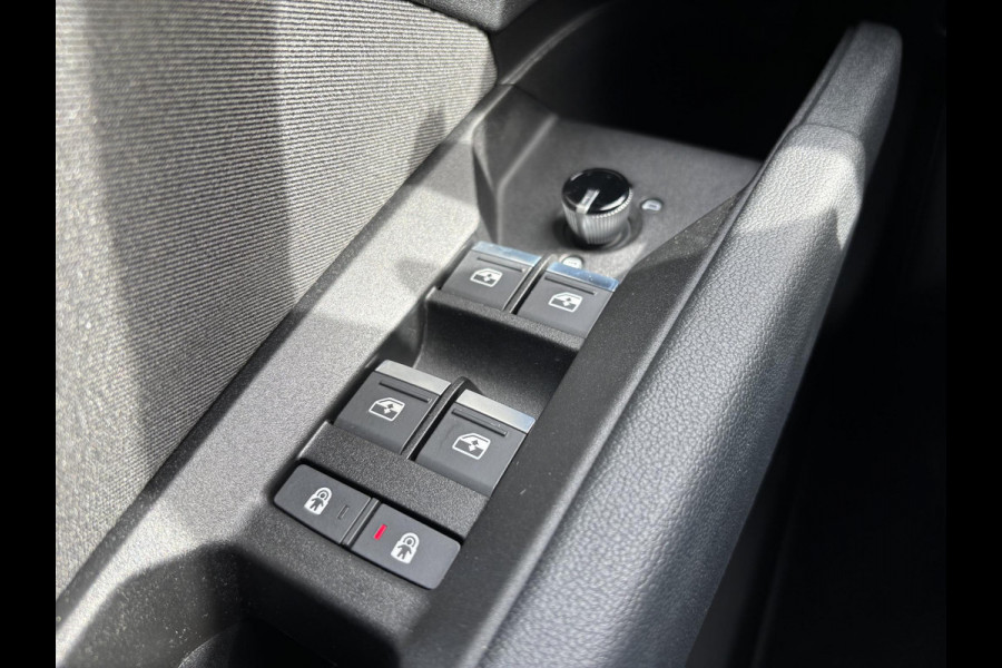 Audi Q4 e-tron 40 Advanced edition 77 kWh | Stoelverwarming | Elek. klep | SOH 96,7% |  Navigatie | Keyless entry | 20 Inch LMV |
