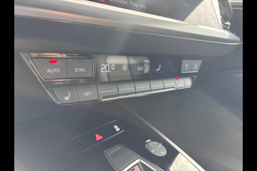 Audi Q4 e-tron 40 Advanced edition 77 kWh | Stoelverwarming | Elek. klep | SOH 96,7% |  Navigatie | Keyless entry | 20 Inch LMV |