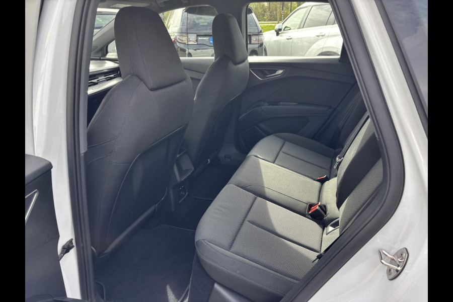 Audi Q4 e-tron 40 Advanced edition 77 kWh | Stoelverwarming | Elek. klep | SOH 96,7% |  Navigatie | Keyless entry | 20 Inch LMV |