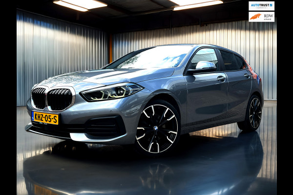 BMW 1-serie 118i Business Line Carplay wireless_PDC_19''LMV