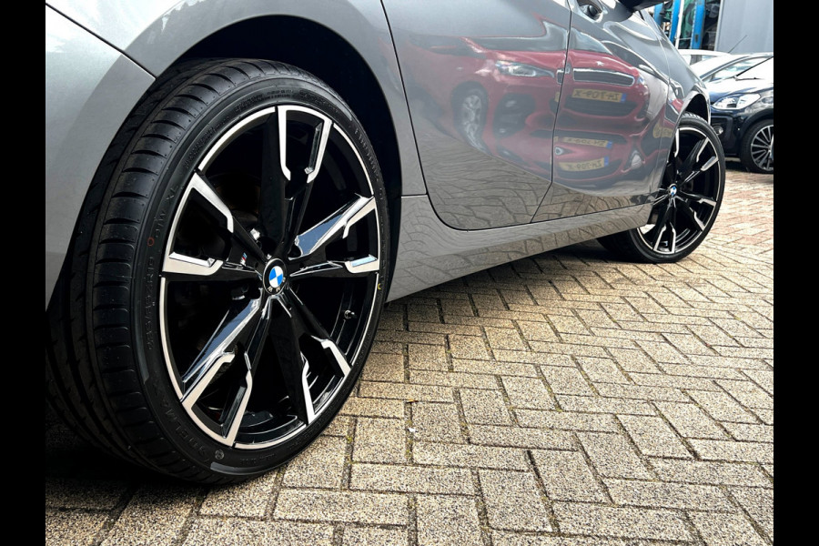 BMW 1-serie 118i Business Line Carplay wireless_PDC_19''LMV