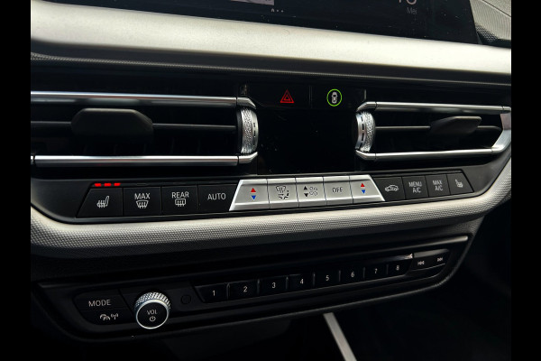 BMW 1-serie 118i Business Line Carplay wireless_PDC_19''LMV