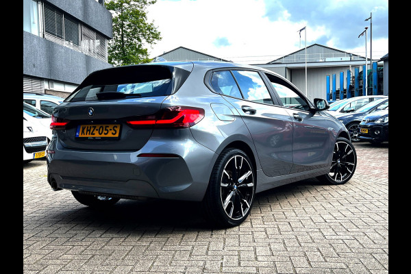 BMW 1-serie 118i Business Line Carplay wireless_PDC_19''LMV
