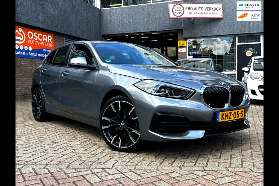BMW 1-serie 118i Business Line Carplay wireless_PDC_19''LMV
