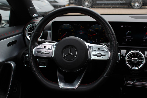 Mercedes-Benz CLA-Klasse Shooting Brake 250 4MATIC Premium / AMG Diffuser / Panoramadak / 360Camera / Burmester / 19'' / Sfeerverlichting / CarPlay / Stoelverwarming / Cruise Control