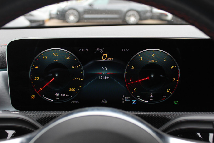 Mercedes-Benz CLA-Klasse Shooting Brake 250 4MATIC Premium / AMG Diffuser / Panoramadak / 360Camera / Burmester / 19'' / Sfeerverlichting / CarPlay / Stoelverwarming / Cruise Control