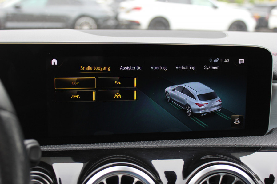 Mercedes-Benz CLA-Klasse Shooting Brake 250 4MATIC Premium / AMG Diffuser / Panoramadak / 360Camera / Burmester / 19'' / Sfeerverlichting / CarPlay / Stoelverwarming / Cruise Control