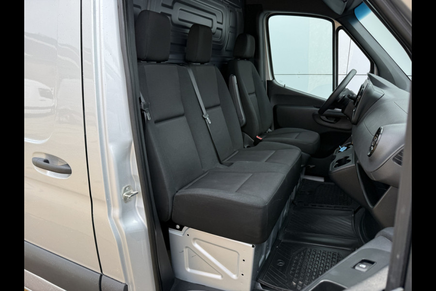 Mercedes-Benz Sprinter 215 1.9 CDI Automaat L2H2 MBUX Climate Control Camera Carplay Parkeersensoren V+A