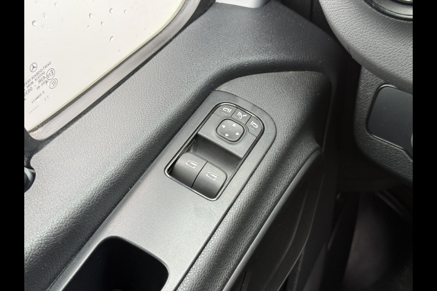 Mercedes-Benz Sprinter 215 1.9 CDI Automaat L2H2 MBUX Climate Control Camera Carplay Parkeersensoren V+A