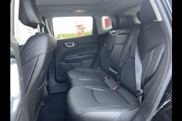 Jeep Compass 1.5T e-Hybrid Limited | Panoramadak | 360 Camera | 19" Velgen