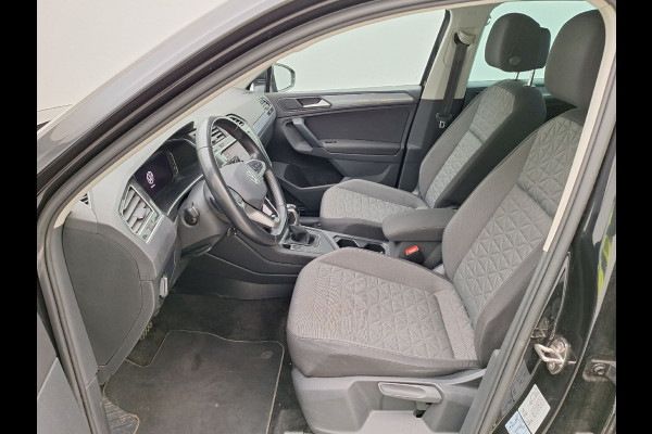 Volkswagen Tiguan 1.4 TSI e-Hybrid Aut. 245 pk Life Navi Discover Media ACC Camera Trekhaak Digital Cockpit 3-zone Climatronic CarPlay DAB+ LED