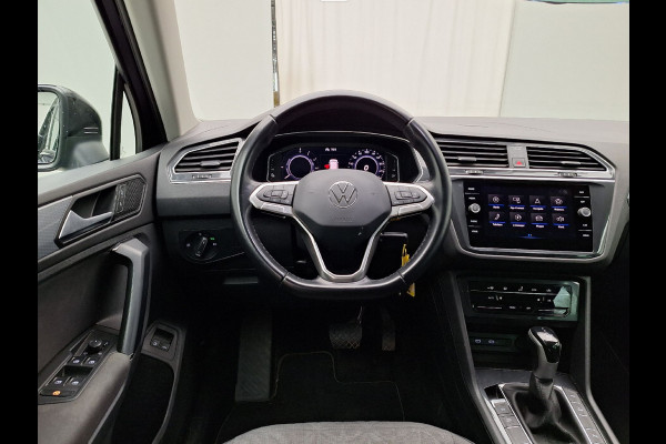 Volkswagen Tiguan 1.4 TSI e-Hybrid Aut. 245 pk Life Navi Discover Media ACC Camera Trekhaak Digital Cockpit 3-zone Climatronic CarPlay DAB+ LED