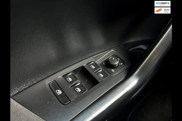 Volkswagen Polo 1.0 TSI R-Line Business_Navi_Carplay_Led_Virtual cocpit