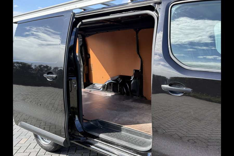 Opel Vivaro 2.0 CDTI 123 PK / L3H1 / 1e EIG. / 23.896 KM!! / IMPERIAAL / 2.5 TONS TREKHAAK / CAMERA / 3-ZITS / BLINDSPOT