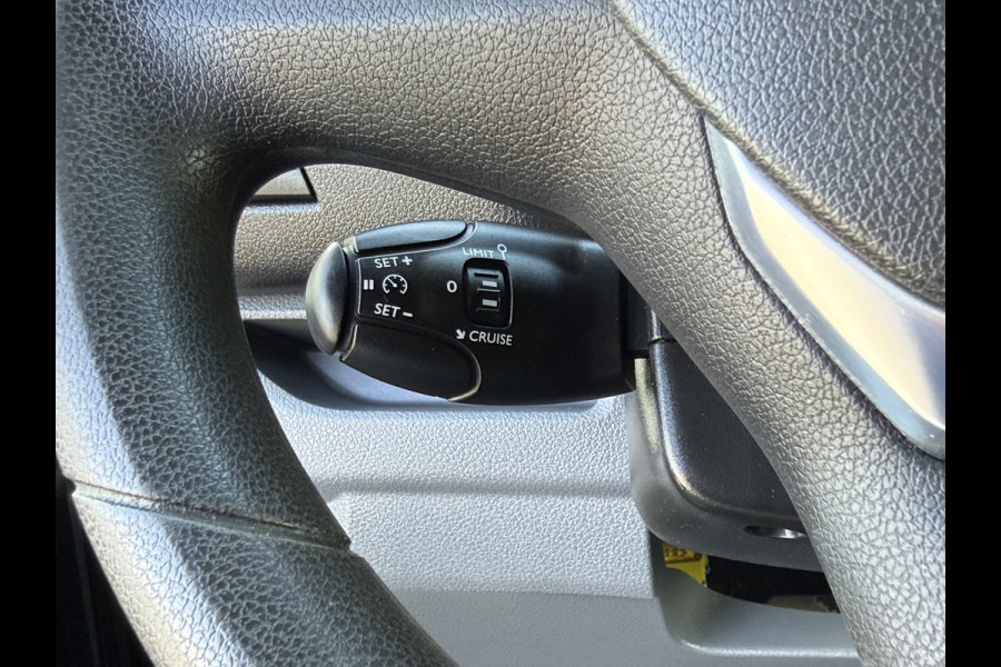 Opel Vivaro 2.0 CDTI 123 PK / L3H1 / 1e EIG. / 23.896 KM!! / IMPERIAAL / 2.5 TONS TREKHAAK / CAMERA / 3-ZITS / BLINDSPOT