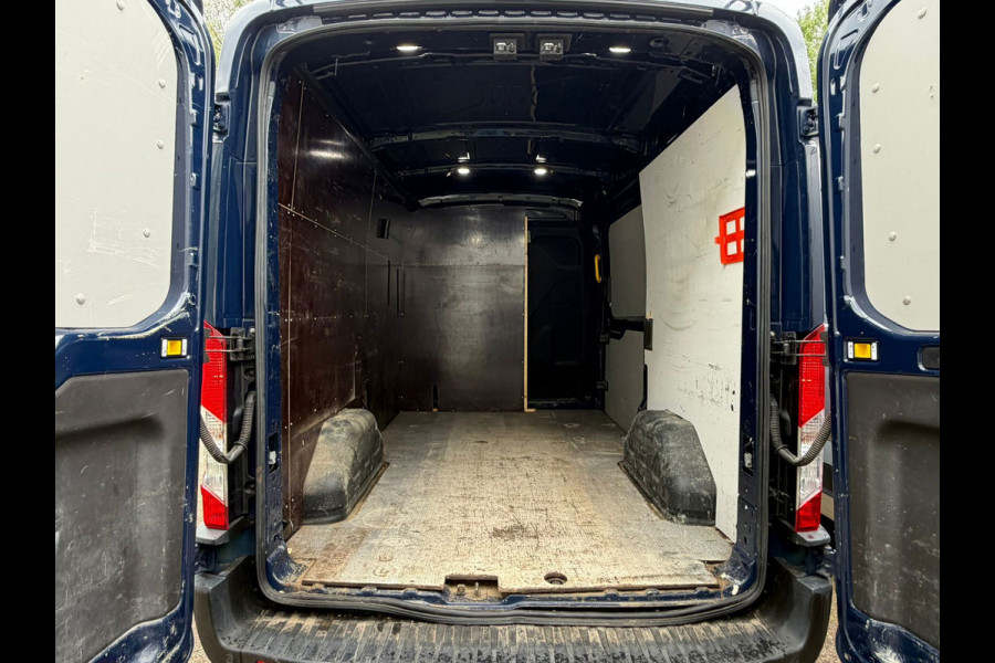 Ford Transit 330 2.0 TDCI L2H2 Trend / Imperiaal / Trekhaak / Trap / Sync 3