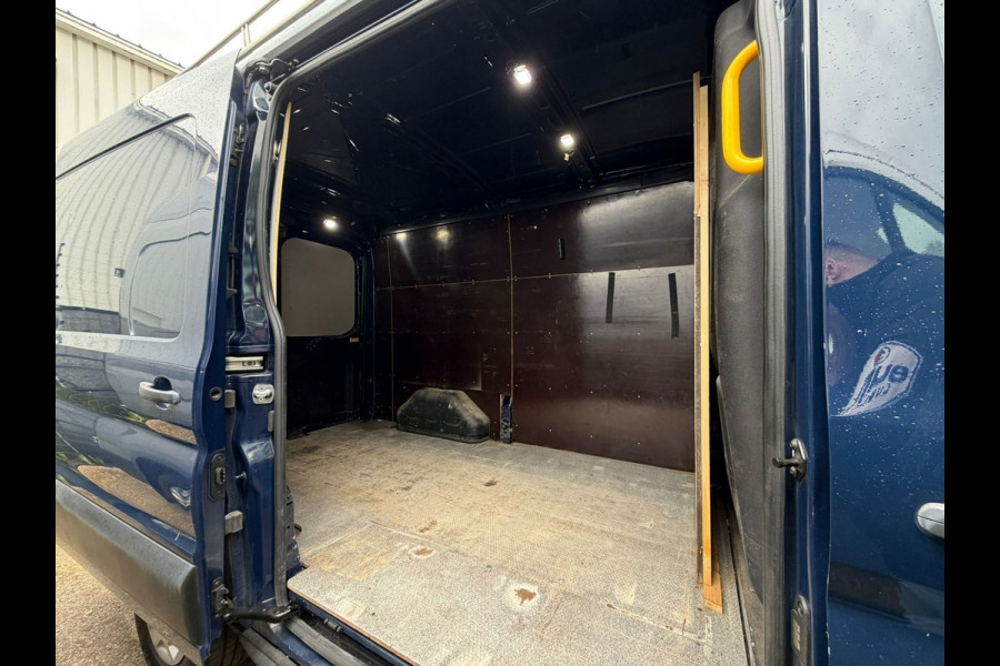 Ford Transit 330 2.0 TDCI L2H2 Trend / Imperiaal / Trekhaak / Trap / Sync 3