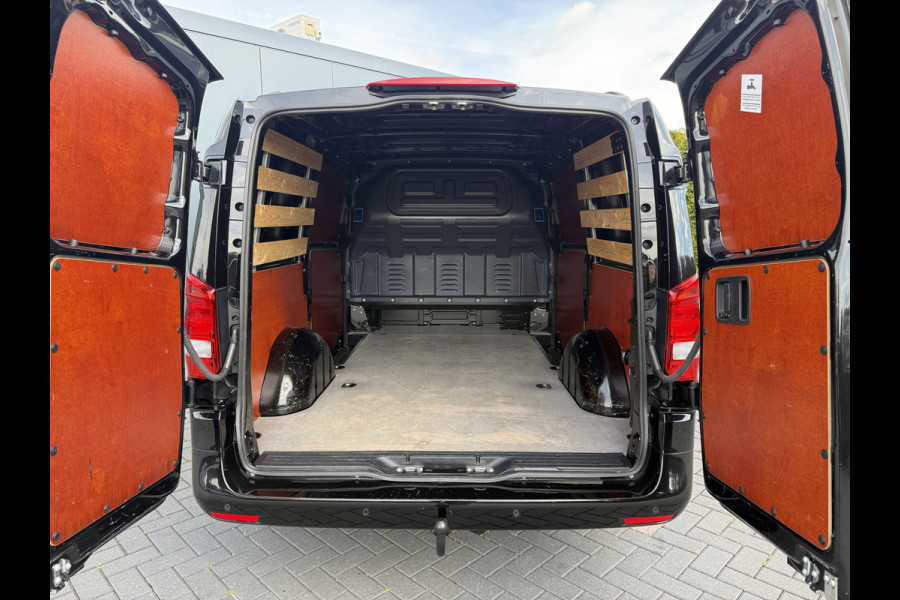 Mercedes-Benz Vito 114 CDI 136 PK / 9-TRONIC AUTOMAAT / 2x SCHUIFDEUR / ECC / CAMERA / TREKHAAK / LED / 3-ZITS / ZEER NETJES