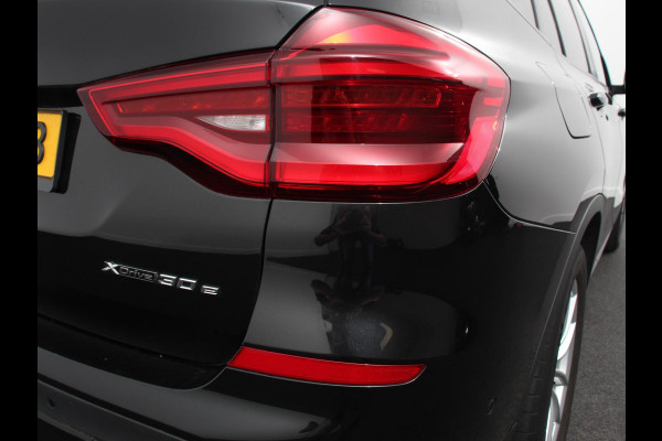 BMW X3 xDrive30e Plug in Hybride Advantage Automaat Navigatie Climate Control Adaptieve Cruise Control Head up display Led Dab Parkeer sensoren V+A Stoelverwarming Camera
