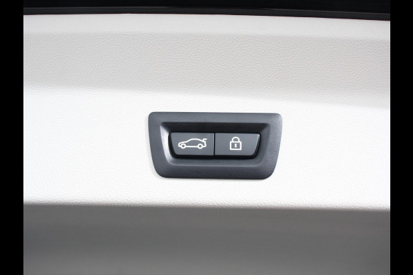 BMW X3 xDrive30e Plug in Hybride Advantage Automaat Navigatie Climate Control Adaptieve Cruise Control Head up display Led Dab Parkeer sensoren V+A Stoelverwarming Camera