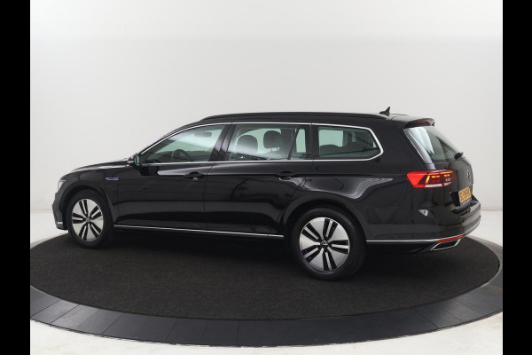 Volkswagen Passat 1.4 TSI PHEV GTE | SOH 95,9% | Stoelverwarming | Massage | Camera | Carplay | Adaptive cruise | Matrix LED | Navigatie | Climate control | Bluetooth | Plug In