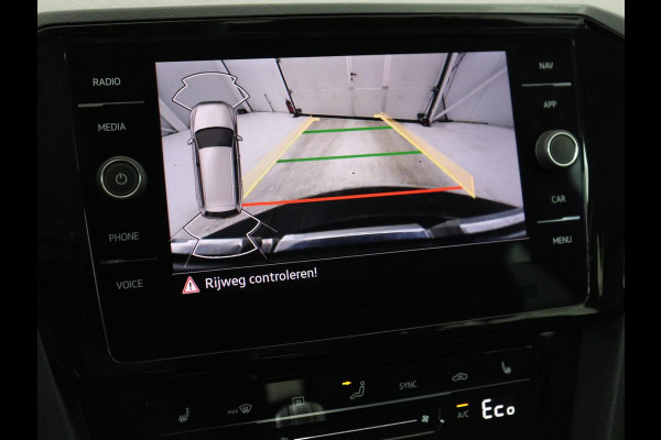 Volkswagen Passat 1.4 TSI PHEV GTE | SOH 95,9% | Stoelverwarming | Massage | Camera | Carplay | Adaptive cruise | Matrix LED | Navigatie | Climate control | Bluetooth | Plug In