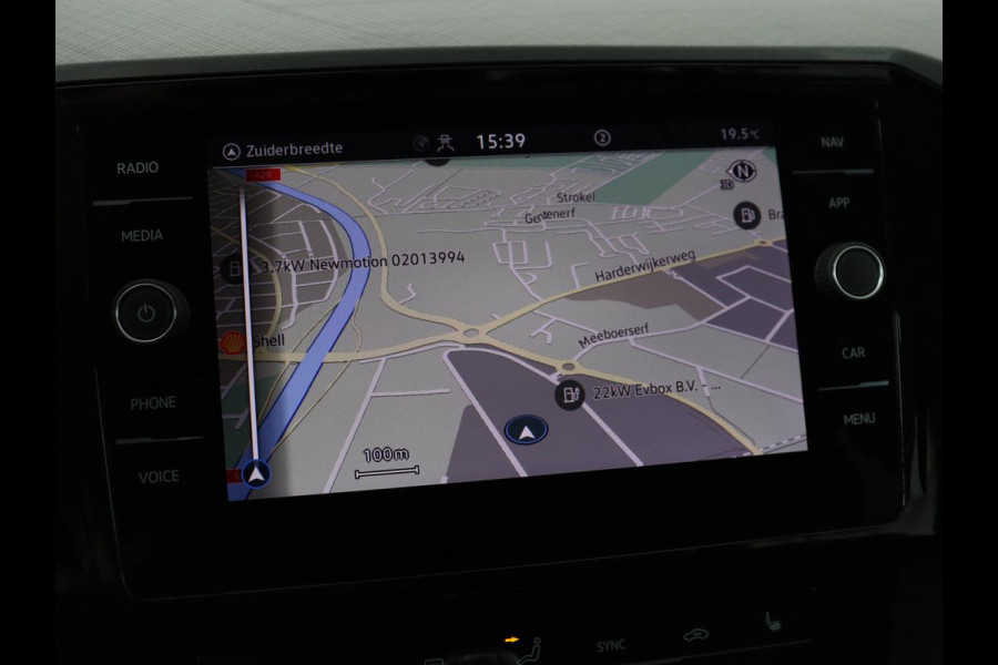 Volkswagen Passat 1.4 TSI PHEV GTE | SOH 95,9% | Stoelverwarming | Massage | Camera | Carplay | Adaptive cruise | Matrix LED | Navigatie | Climate control | Bluetooth | Plug In