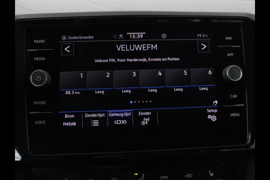 Volkswagen Passat 1.4 TSI PHEV GTE | SOH 95,9% | Stoelverwarming | Massage | Camera | Carplay | Adaptive cruise | Matrix LED | Navigatie | Climate control | Bluetooth | Plug In