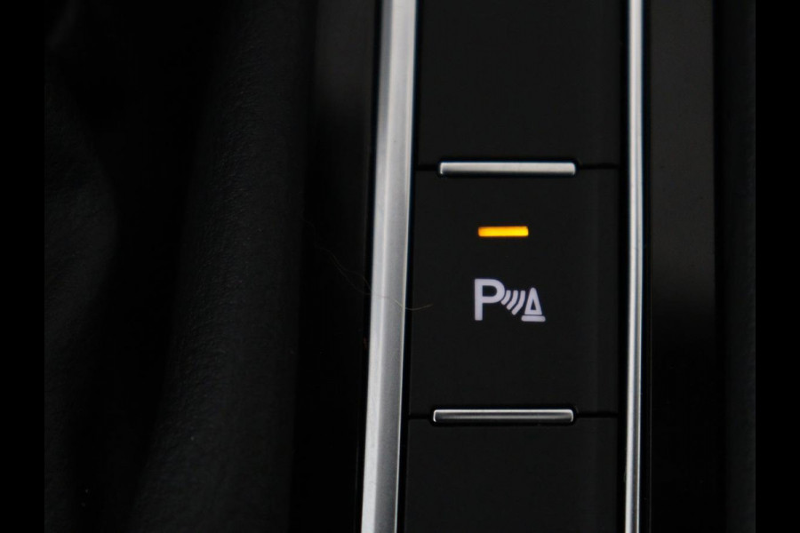 Volkswagen Passat 1.4 TSI PHEV GTE | SOH 95,9% | Stoelverwarming | Massage | Camera | Carplay | Adaptive cruise | Matrix LED | Navigatie | Climate control | Bluetooth | Plug In
