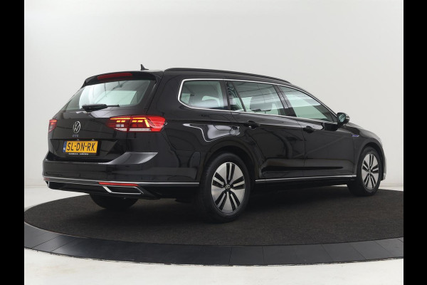 Volkswagen Passat 1.4 TSI PHEV GTE | SOH 95,9% | Stoelverwarming | Massage | Camera | Carplay | Adaptive cruise | Matrix LED | Navigatie | Climate control | Bluetooth | Plug In