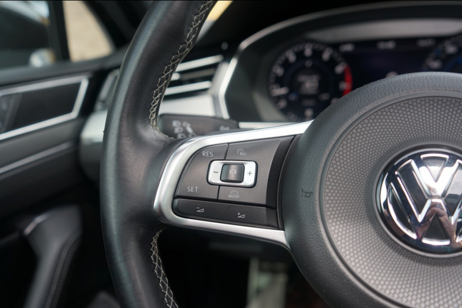 Volkswagen Passat Variant 1.4 TSI Highline 3X R-Line Automaat Panoramadak