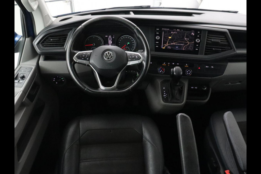 Volkswagen Transporter 2.0 TDI L2H1 30 DC Highline | Leder/Alcantara | Stoelverwarming | Trekhaak | Carplay | Camera | Adaptive cruise | Full LED | Navigatie | Parkeerhulp | 19'' | 5-Persoons | Origineel NL