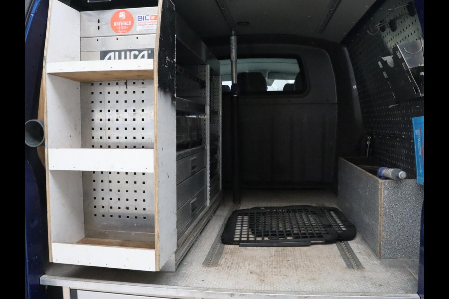 Volkswagen Transporter 2.0 TDI L2H1 30 DC Highline | Leder/Alcantara | Stoelverwarming | Trekhaak | Carplay | Camera | Adaptive cruise | Full LED | Navigatie | Parkeerhulp | 19'' | 5-Persoons | Origineel NL