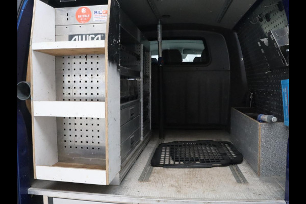 Volkswagen Transporter 2.0 TDI L2H1 30 DC Highline | Leder/Alcantara | Stoelverwarming | Trekhaak | Carplay | Camera | Adaptive cruise | Full LED | Navigatie | Parkeerhulp | 19'' | 5-Persoons | Origineel NL