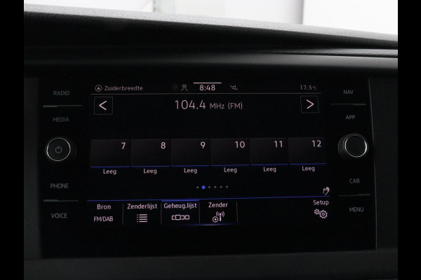 Volkswagen Transporter 2.0 TDI L2H1 30 DC Highline | Leder/Alcantara | Stoelverwarming | Trekhaak | Carplay | Camera | Adaptive cruise | Full LED | Navigatie | Parkeerhulp | 19'' | 5-Persoons | Origineel NL