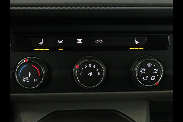 Volkswagen Transporter 2.0 TDI L2H1 30 DC Highline | Leder/Alcantara | Stoelverwarming | Trekhaak | Carplay | Camera | Adaptive cruise | Full LED | Navigatie | Parkeerhulp | 19'' | 5-Persoons | Origineel NL