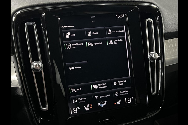 Volvo XC40 1.5 T5 Recharge Inscription Trekhaak | Adapt. Cruise | Achteruitrij camera | Stuur-/stoelverwarming | Harman/Kardon | Carplay | Bliss