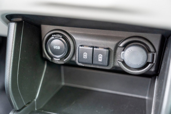 Suzuki Swift 1.2 Select Smart Hybrid|Prijs incl. 12 mnd garantie| NAV DAB Camera Carplay LMV Stoelverwarming Clima LED