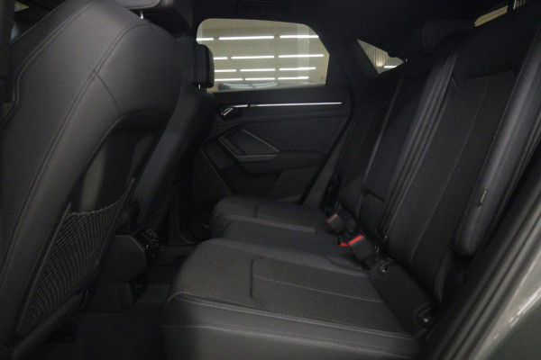 Audi Q3 Sportback 45 TFSI e 3X S-Line /PANO/CARPLAY/KEYLES/STOELV/BOMVOL