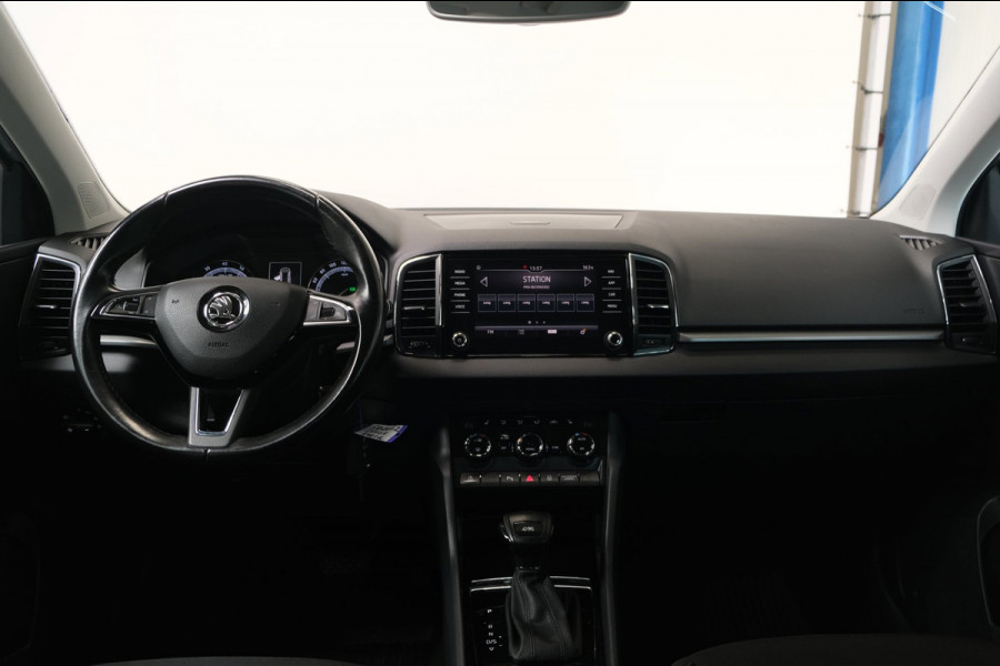 Škoda Karoq 1.5 TSI ACT Ambition Business Automaat - N.A.P. Airco, Cruise, Navi, PDC, Carplay, Trekhaak.