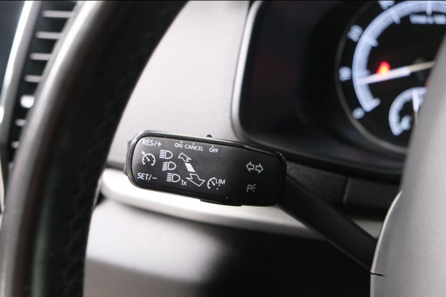 Škoda Karoq 1.5 TSI ACT Ambition Business Automaat - N.A.P. Airco, Cruise, Navi, PDC, Carplay, Trekhaak.