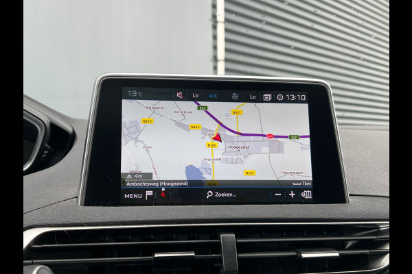 Peugeot 3008 BWJ 2021 | 1.2T 131PK Premium Av. AUTOMAAT | TREKHAAK | PANO SCHUIFDAK | 19'' LMV | CARPLAY | NAVI | CLIMA | AGR | LEDER/STOF | PDC | STOELVERW |