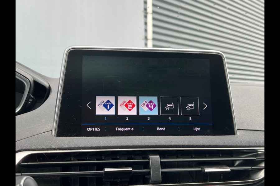 Peugeot 3008 BWJ 2021 | 1.2T 131PK Premium Av. AUTOMAAT | TREKHAAK | PANO SCHUIFDAK | 19'' LMV | CARPLAY | NAVI | CLIMA | AGR | LEDER/STOF | PDC | STOELVERW |