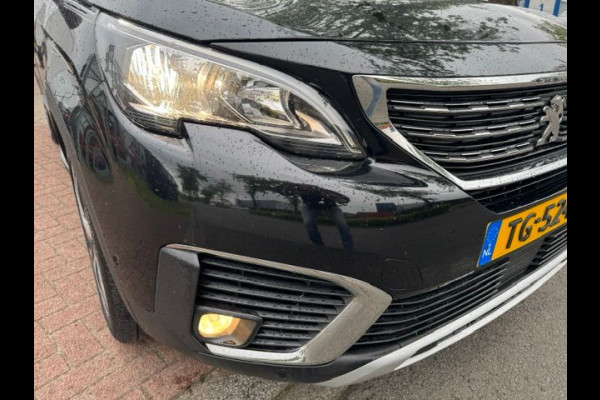 Peugeot 5008 1.2 PureTech Allure 7 Persoons Airco/ECC,Cruisecontrol,Navigatie,Half Leder
