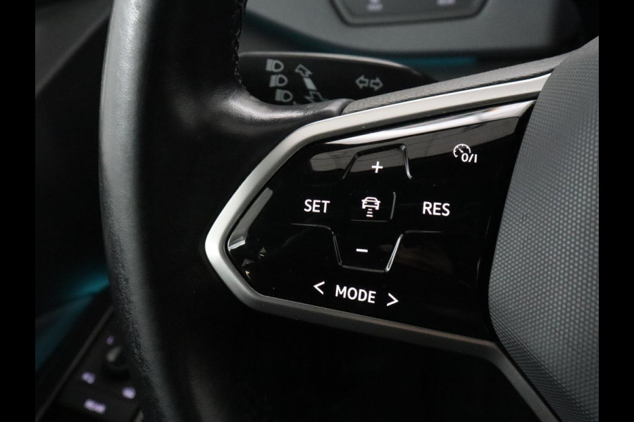 Volkswagen ID.3 Life 58 kWh | SOH 88,8% | Stoel & stuurverwarming | Carplay | Adaptive cruise | Navigatie | Full LED | Parkeerhulp | DAB | Climate control