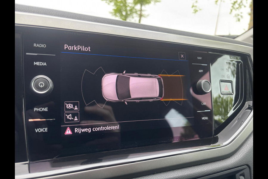 Volkswagen Polo 1.0 TSI Highline Business | Apple Carplay | Stoelverwarming | Parkeersensoren | Cruise