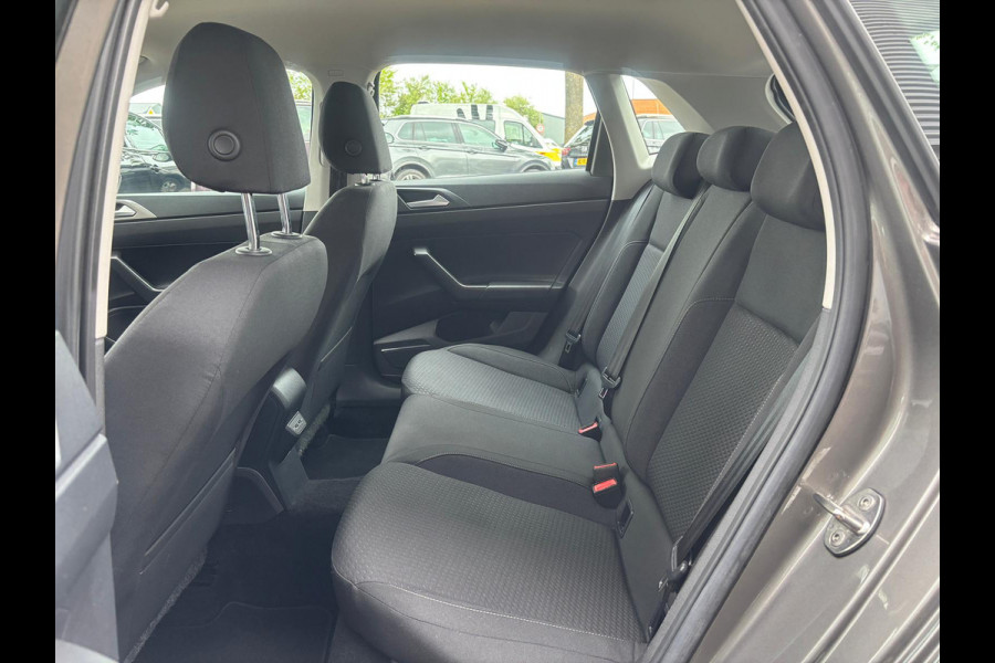 Volkswagen Polo 1.0 TSI Highline Business | Apple Carplay | Stoelverwarming | Parkeersensoren | Cruise