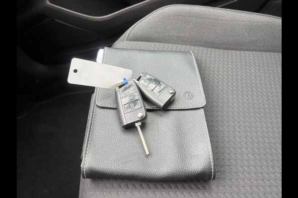 Volkswagen Polo 1.0 TSI Highline Business | Apple Carplay | Stoelverwarming | Parkeersensoren | Cruise